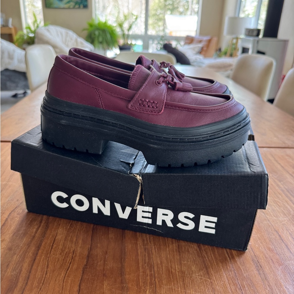 new in box Converse Burgundy Platform Loafers